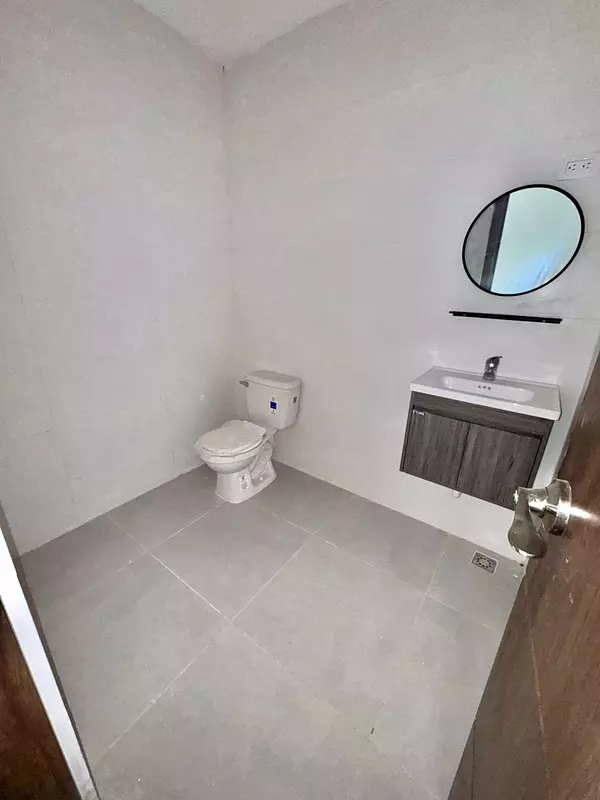 oficinas y locales comerciales - Local Comercial Nuevo en Alquiler – La Julia 3