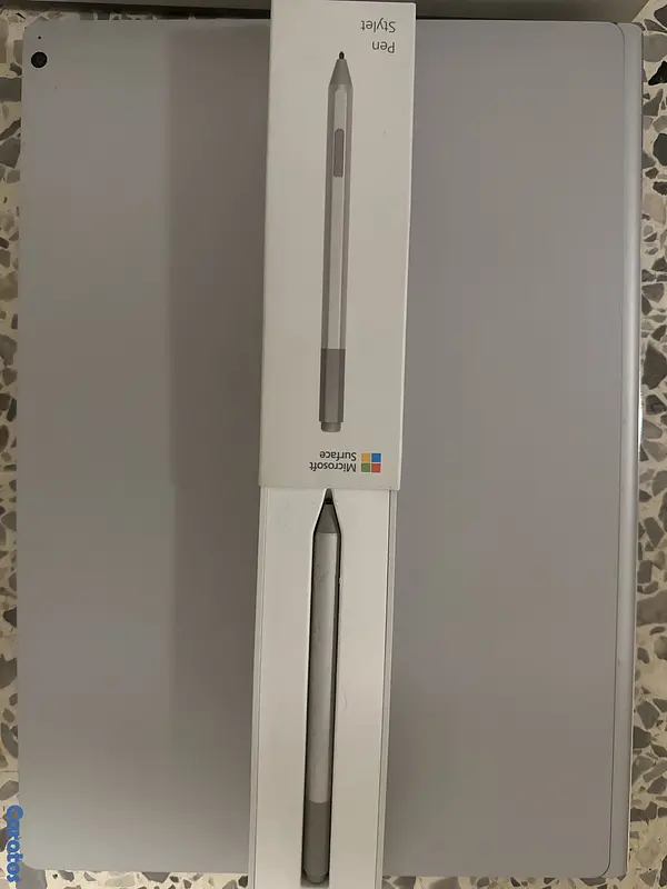 computadoras y laptops - Laptop Microsoft surface book 2 15” incluye Pen $39,000  3