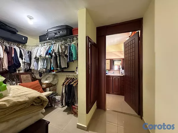 casas - casa de dos niveles 5 habitaciones en Miramar en us 385,000 8