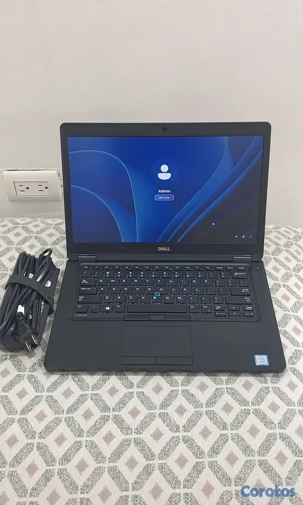 computadoras y laptops - Laptop Dell i5 8GB Ram 256GB SSD M.2 Disco solido  2