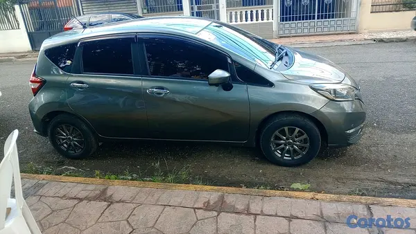 carros - Nissan Note 2018 4x4 2