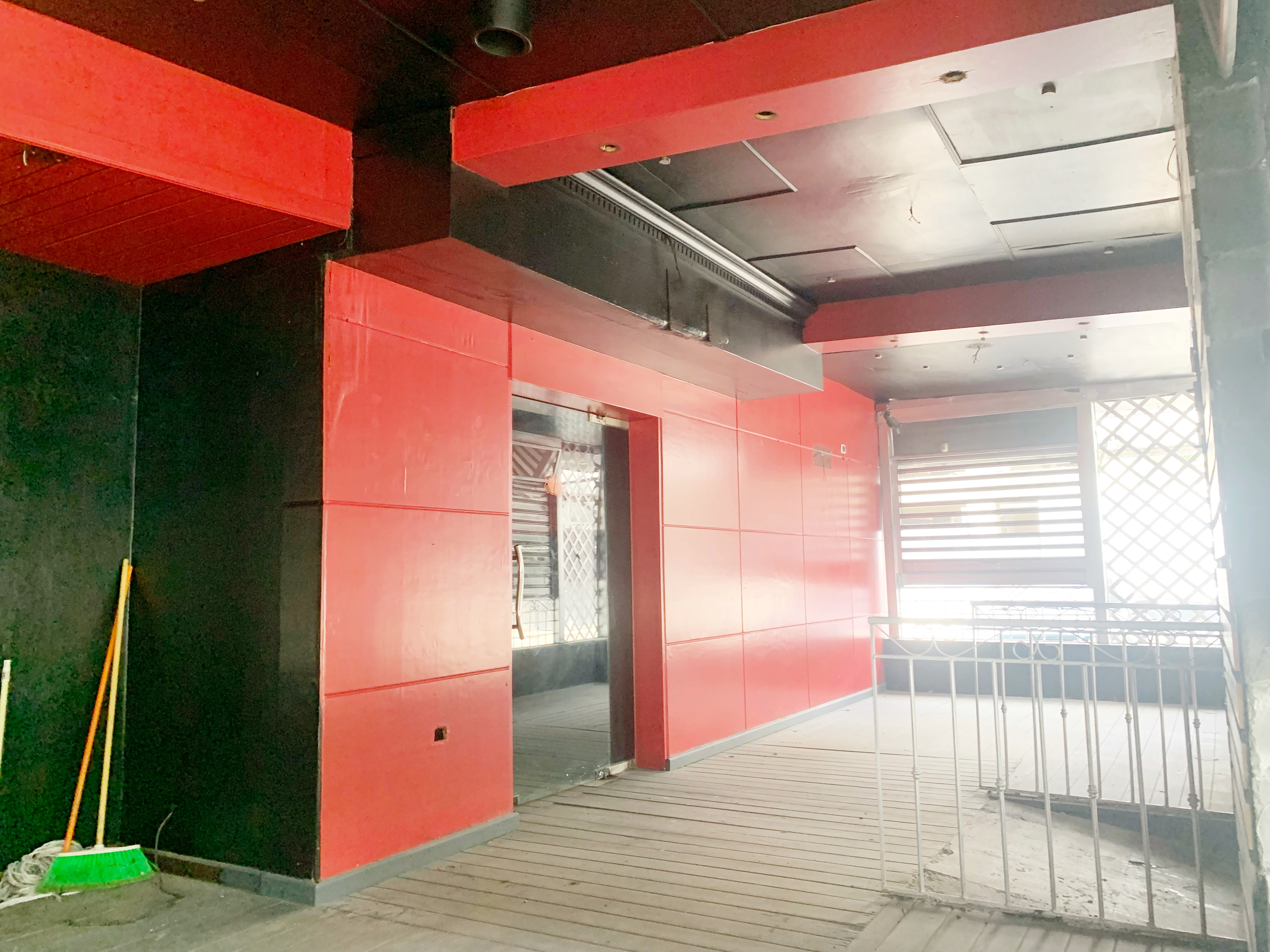 oficinas y locales comerciales - Local en Piantini Primer nivel 2