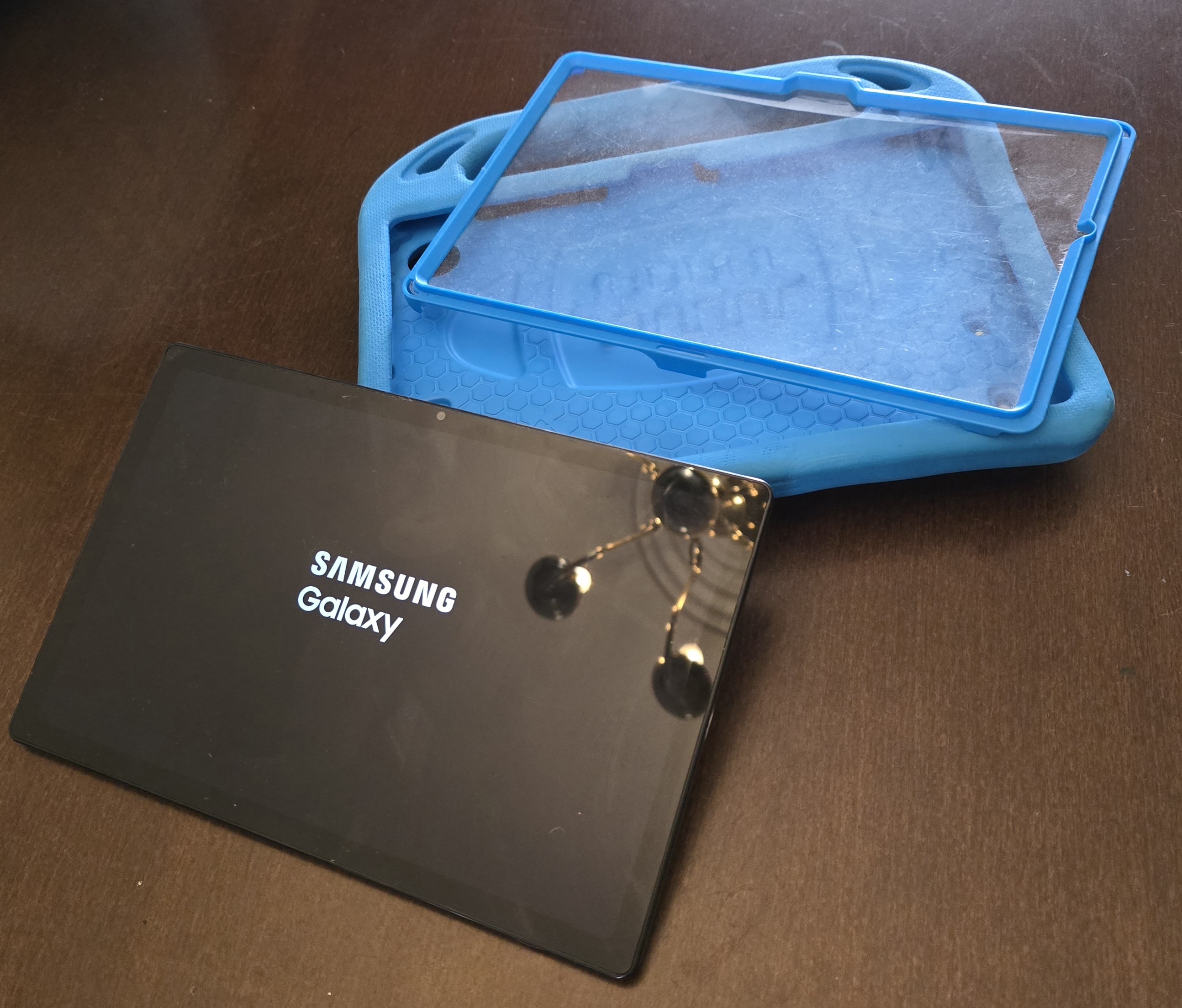 computadoras y laptops - Se vende tableta samsung a8 0