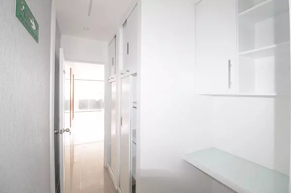 oficinas y locales comerciales - 🔵 Alquilo Local Comercial 45 mts En Piantini 2do Piso
 5