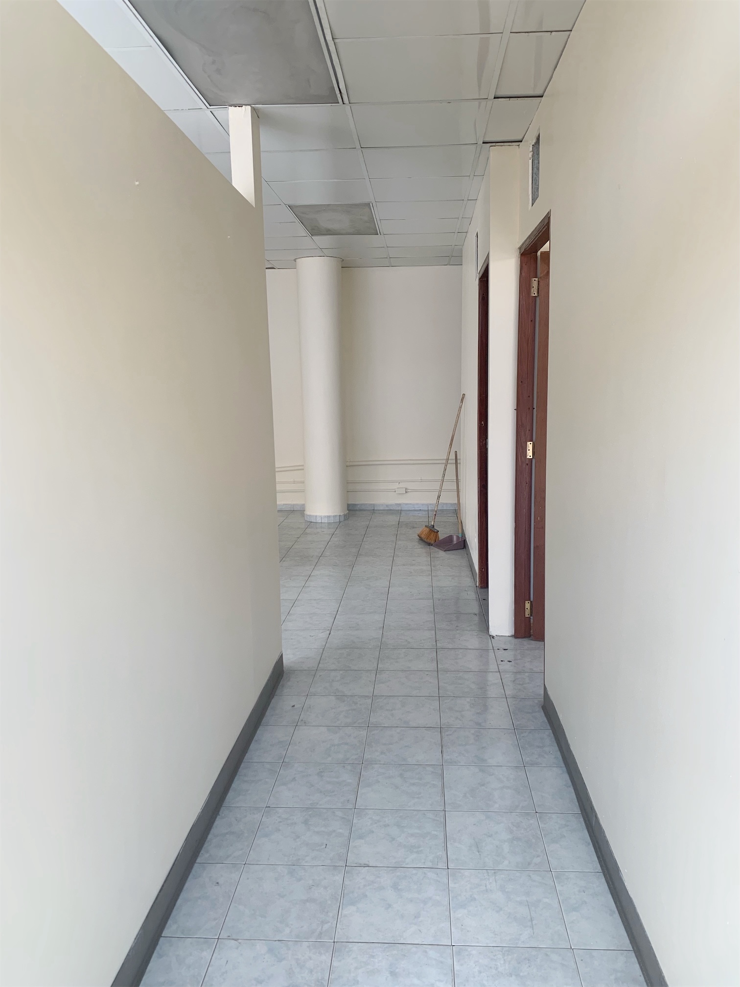 oficinas y locales comerciales - Local céntrico en Naco 3
