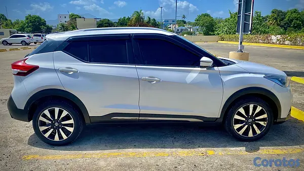 jeepetas y camionetas - precio ligeramente negociable  4