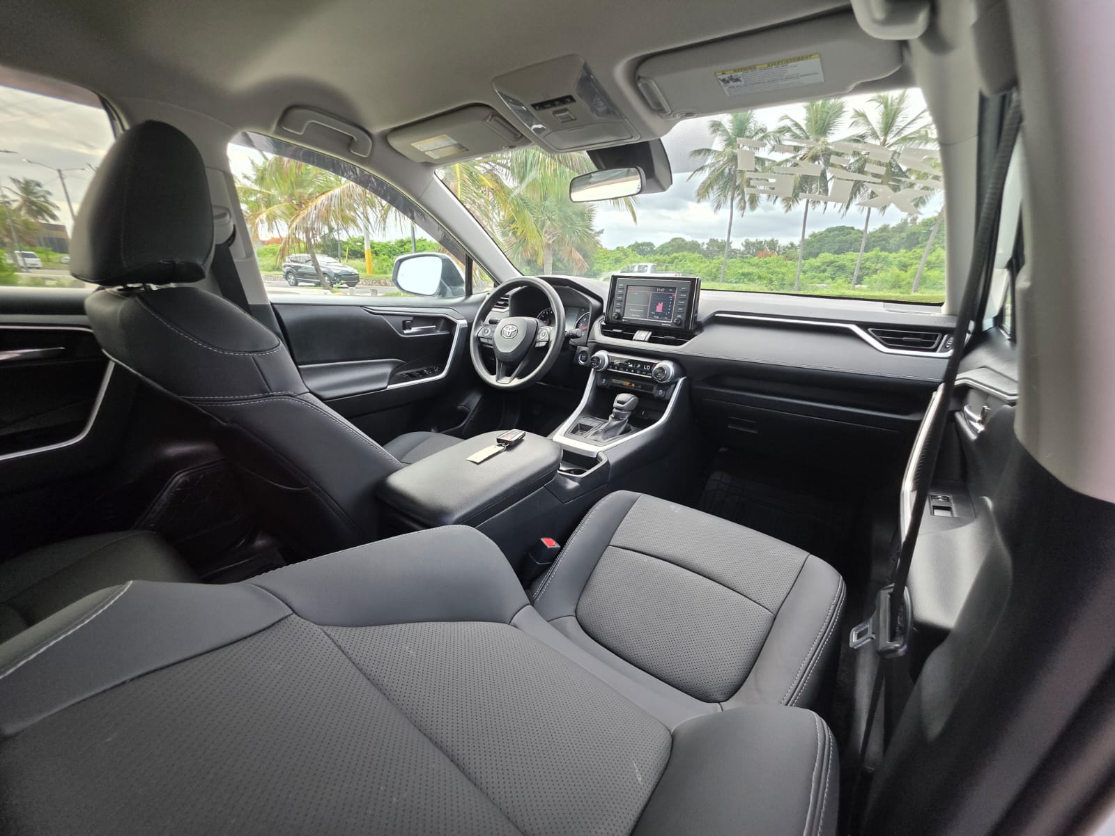 jeepetas y camionetas - TOYOTA RAV4 XLE 2021  1