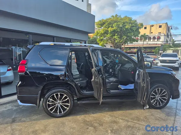 jeepetas y camionetas - Toyota Land Cruiser Prado 2018 3