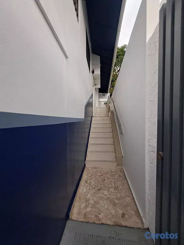 oficinas y locales comerciales - Alquilo local 12 mts 2do piso  para oficina Ens. Q 4