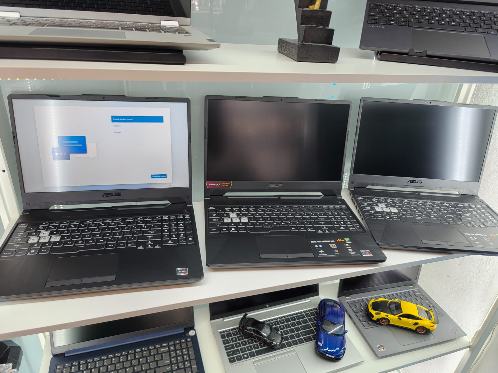 computadoras y laptops - ASUS 15.6" 144HZ, Ryzen 7 7435HS RTX3050 16/512GB 4