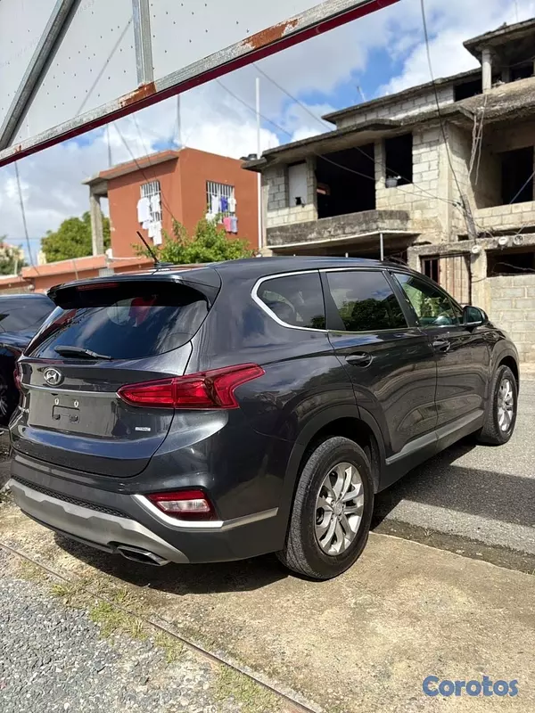 jeepetas y camionetas - Hyundai Santa Fe SE 2020 6