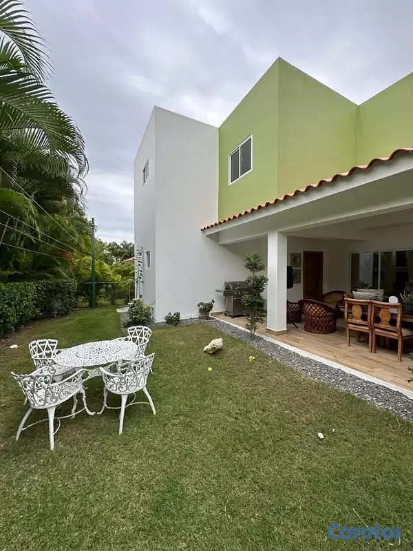 casas - Casa de dos niveles + marquesina en el 5to centena 9