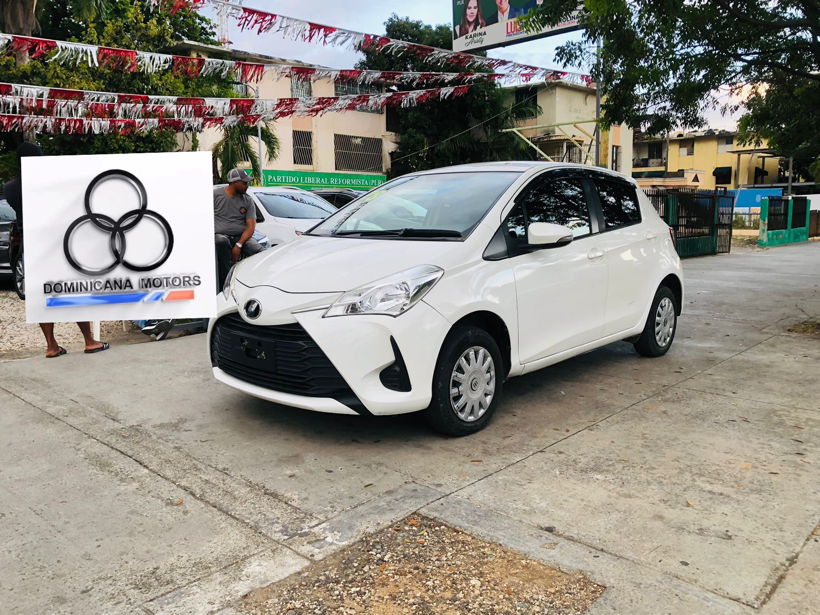 carros - TOYOTA VITZ  2018 4