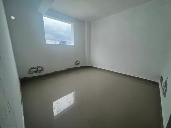 apartamentos -  SE VENDE  Avenida independencia Miramar 5