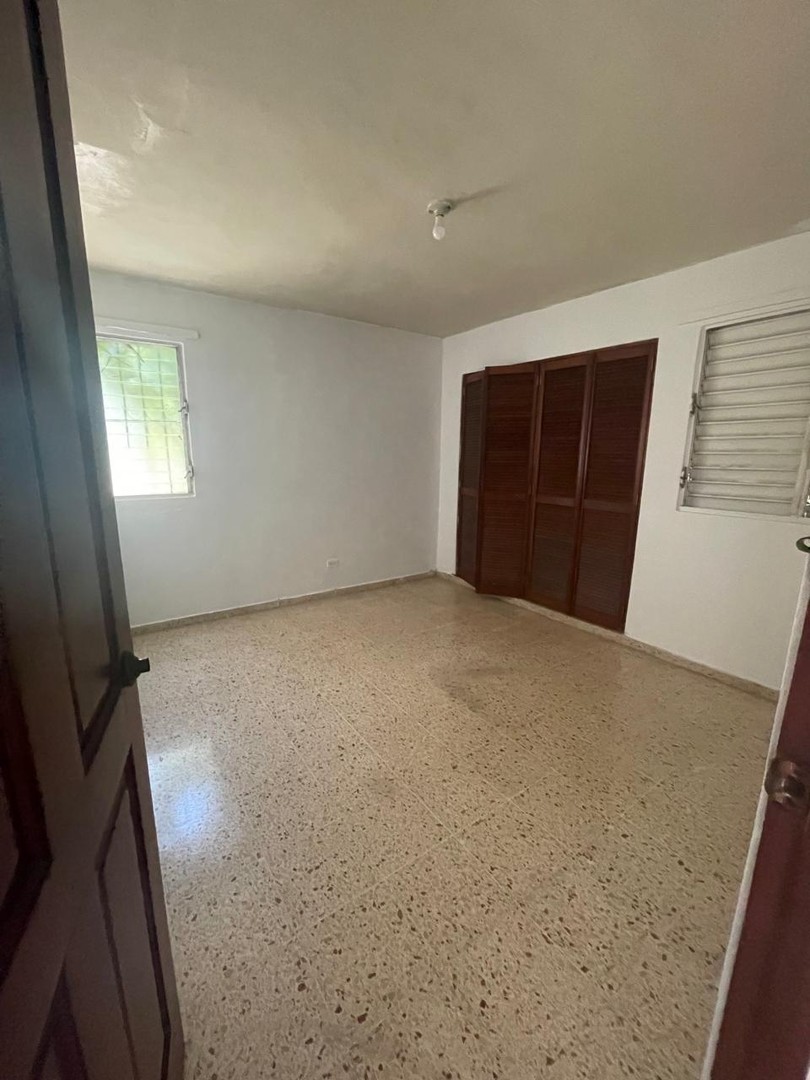 apartamentos - Alquiló en Urb Fernández 2do piso105 mts2 hab1 bañoBalcónRD$42,000 2