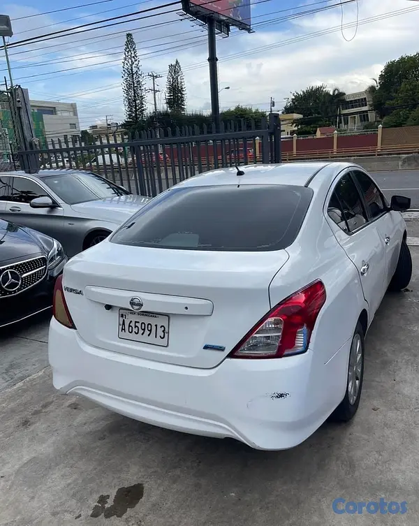 carros - NISSAN VERSA 2016 2