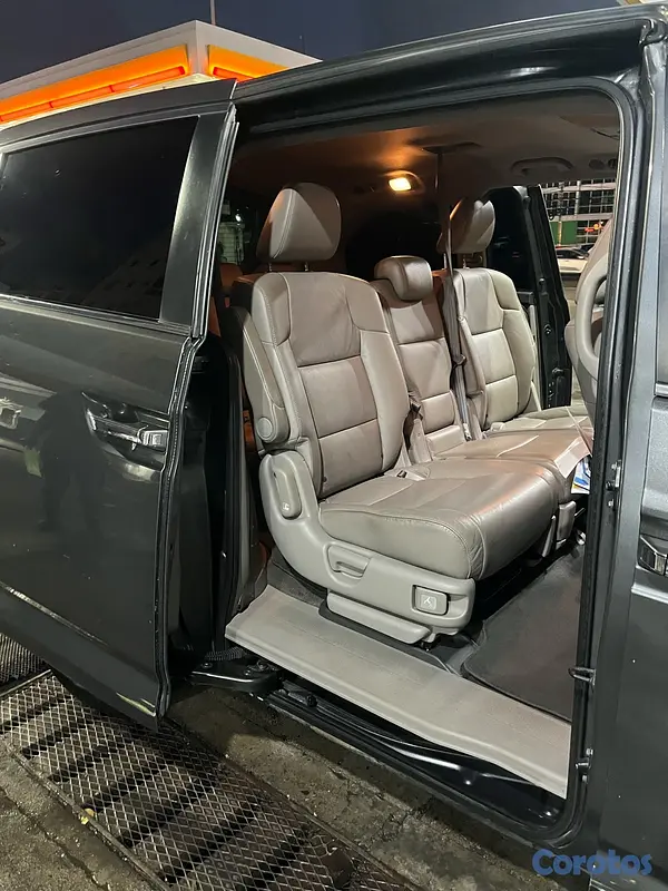 jeepetas y camionetas - Honda Odyssey 2011 Touring  5