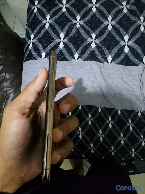celulares y tabletas -     iphone 11 pro max capacidad 64 gb 4