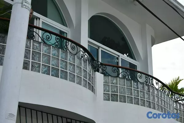 casas - Imponente casa en Residencial Santo Domingo 10