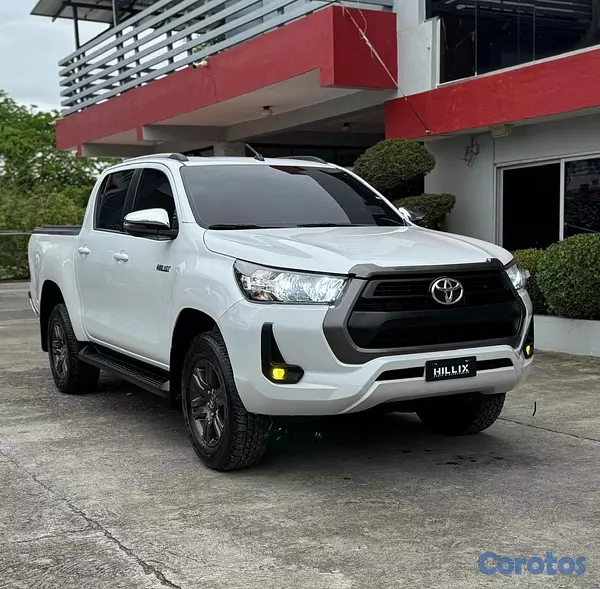 jeepetas y camionetas - Toyota hilux 2025 3