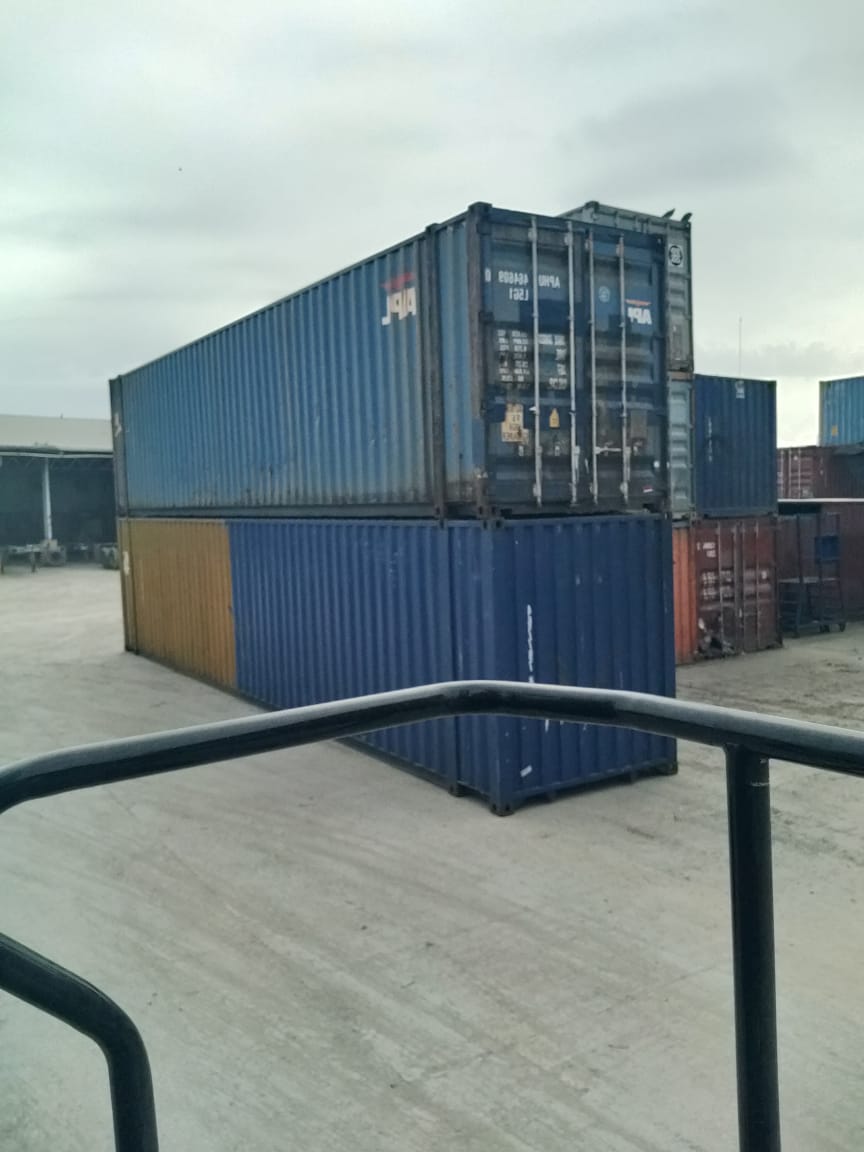 otros vehiculos - RD$ 200,000 Contenedores Furgones 45 pies 0