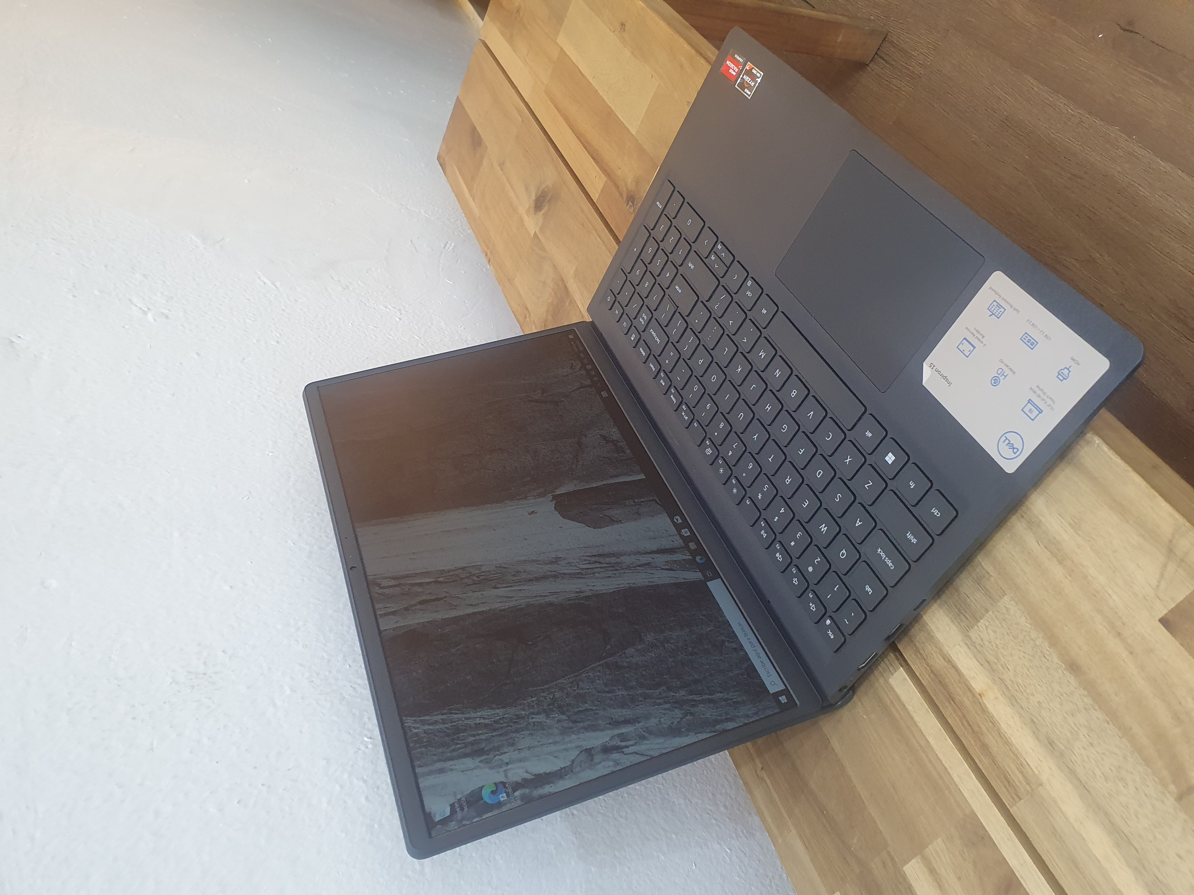 computadoras y laptops - Laptop Dell Inspiron 15, AMD Ryzen 7 7730U, 16GB RAM, 512GB SSD, 15.6" FHD nueva