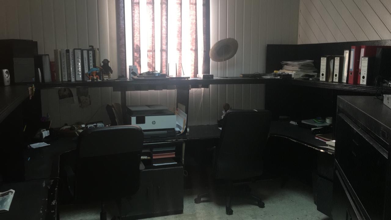 oficinas y locales comerciales - Se vende local comercial en Gazcue 8