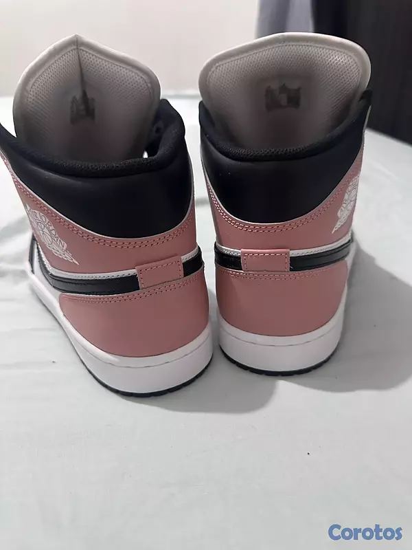 zapatos para hombre - Jordan 1 Mid Blanco/Negro/Rosado 4