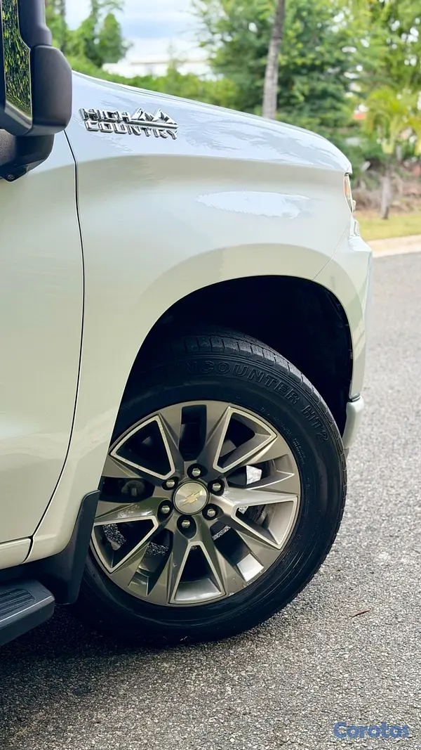 jeepetas y camionetas - Chevrolet Silverado High Country Gasolina 2020 4x4 3