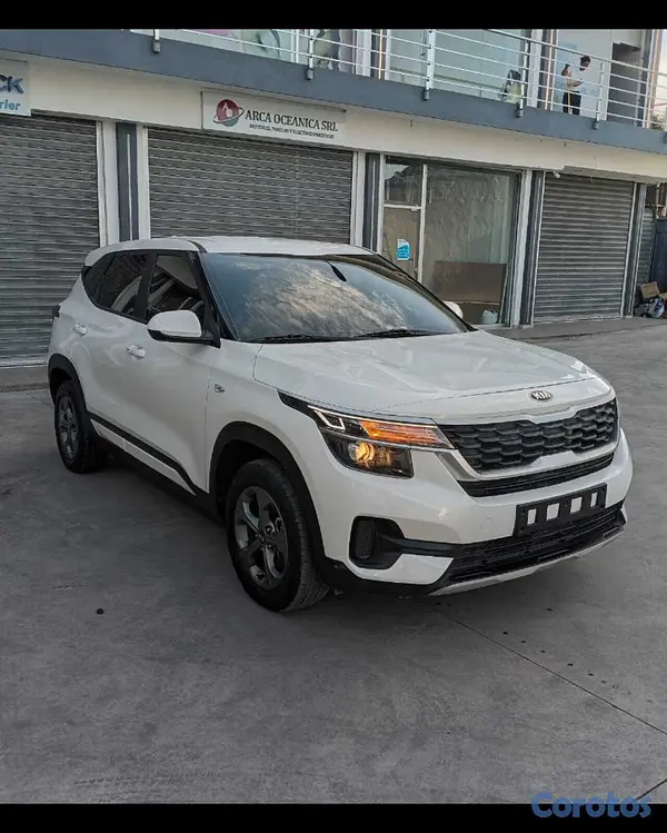 jeepetas y camionetas - KIA SELTOS 2022 BLANCO DIESEL 3