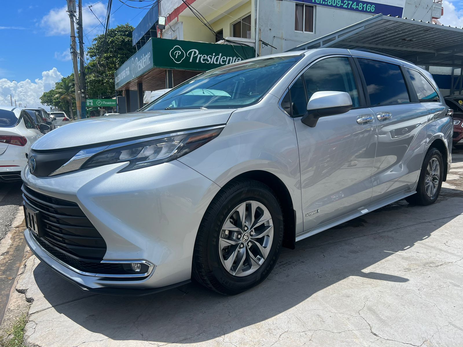 jeepetas y camionetas - Toyota Sienna XLE 2021