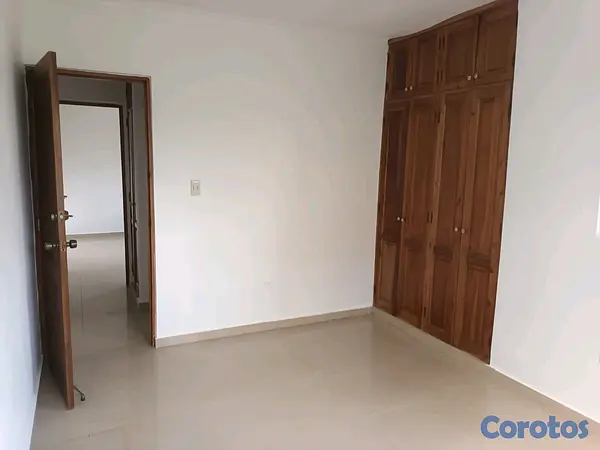 apartamentos - ALQUILO, APTO. AMPLIO PROX. A CARREFOUR  8