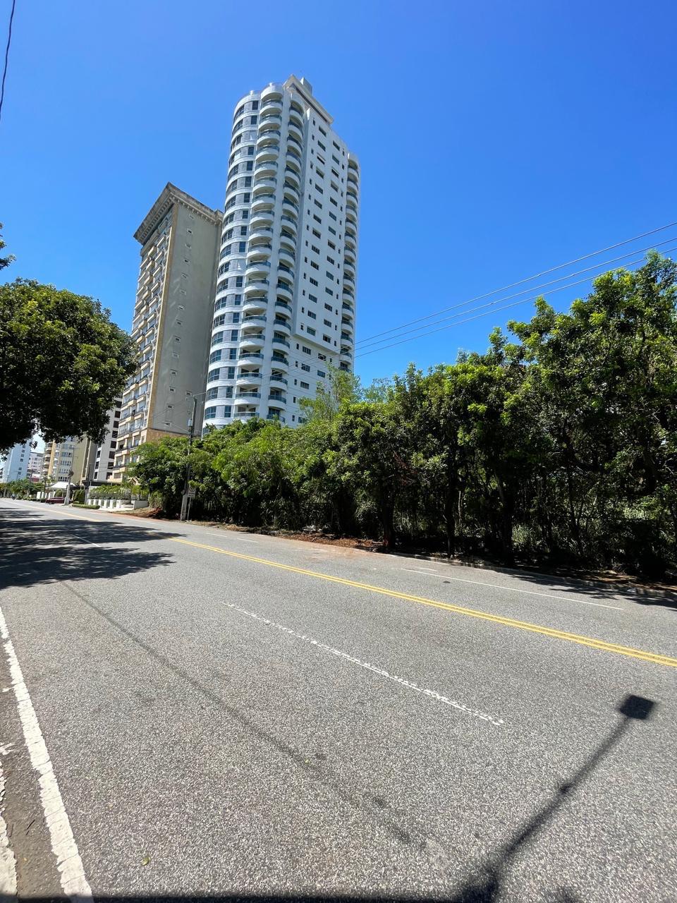 apartamentos - Apartamento en la Anacaona de 4 habitacionesy 4pq