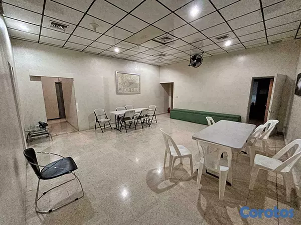 oficinas y locales comerciales - Oportunidad de Inversión, Excelente local en la Rómulo en punto comercial 4