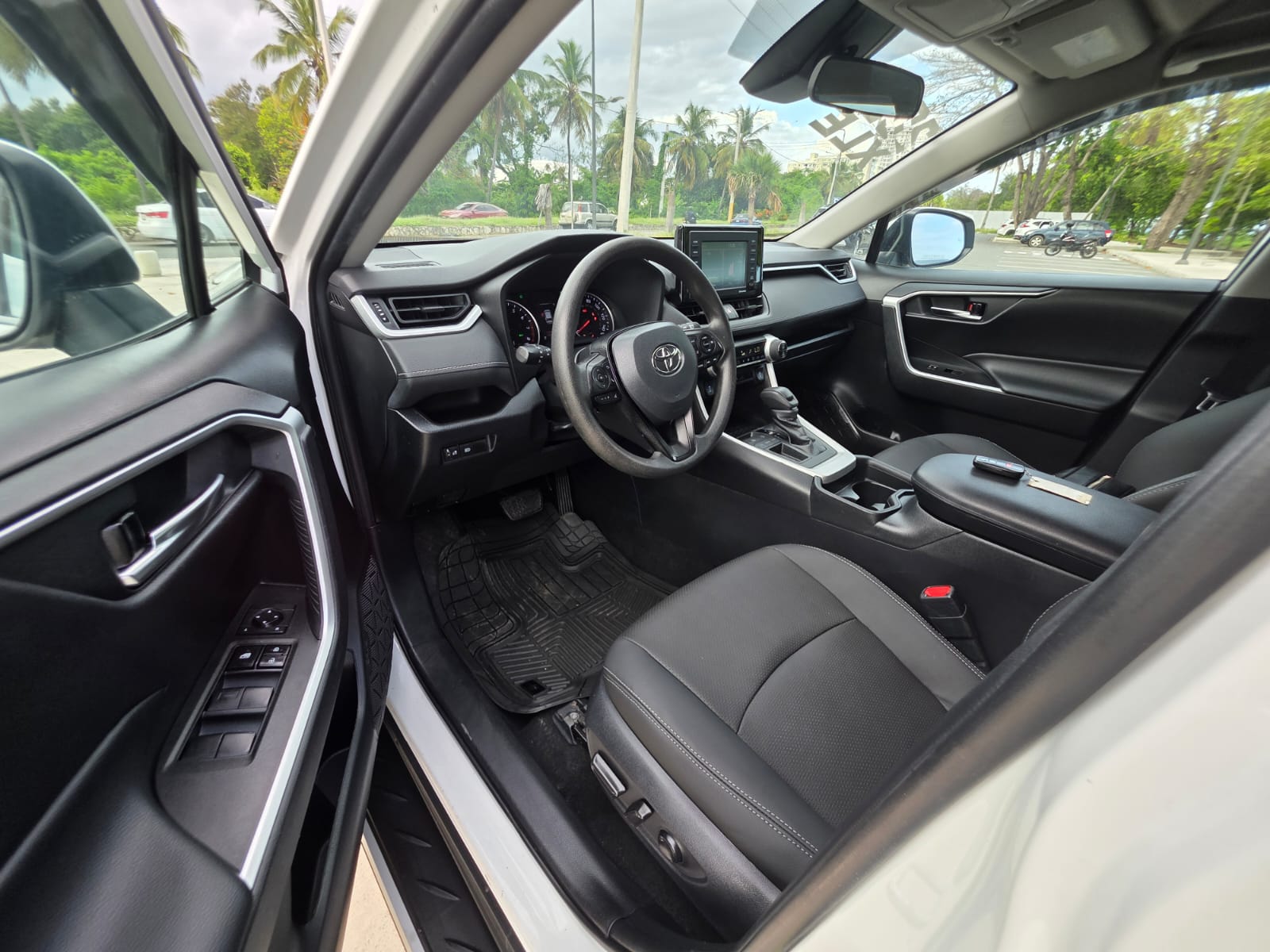 jeepetas y camionetas - TOYOTA RAV4 XLE 2021  3