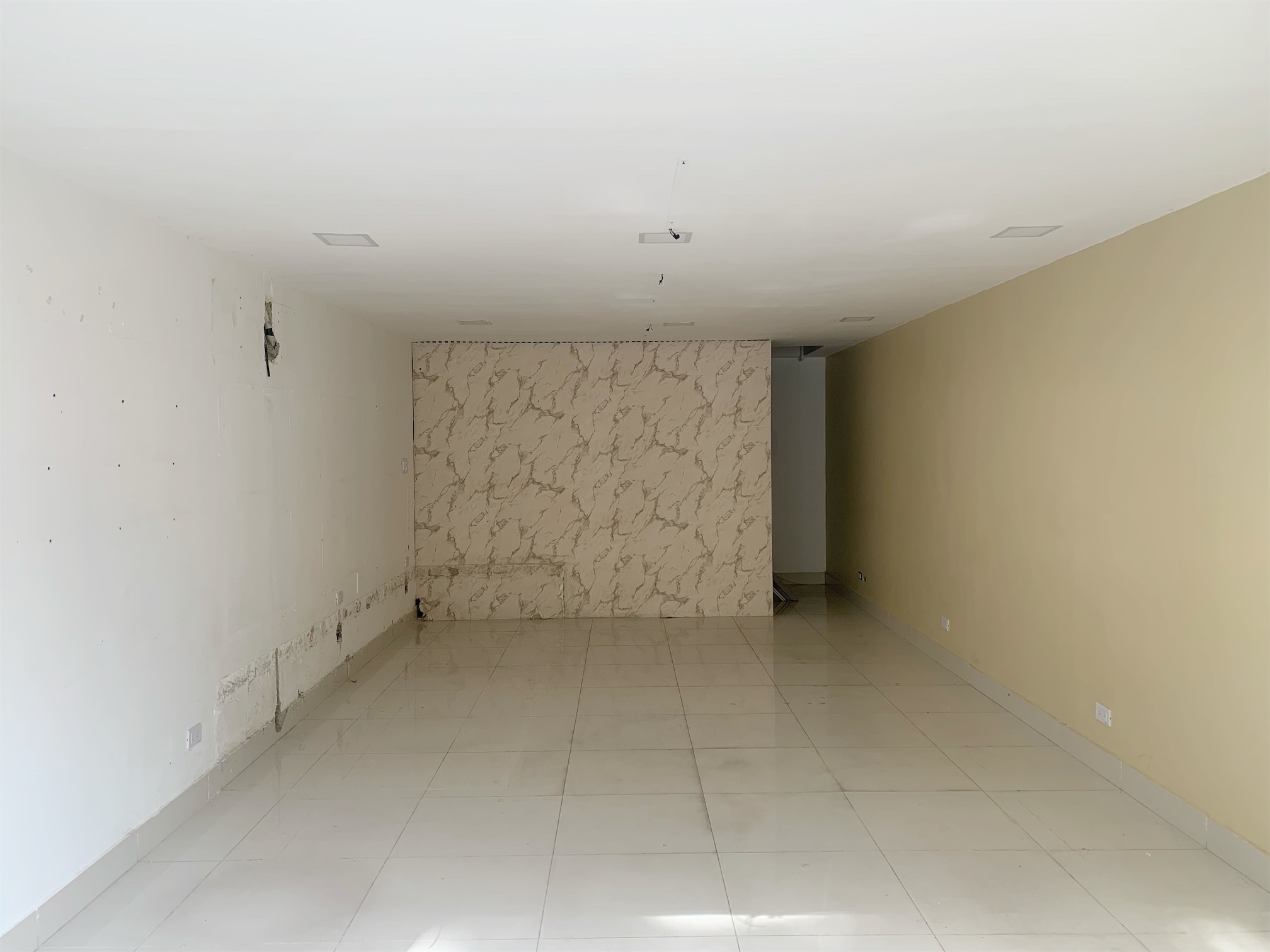 oficinas y locales comerciales - Local en primer nivel 1