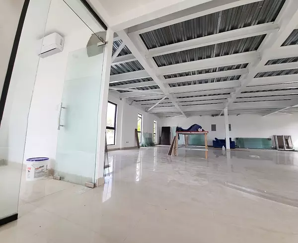 oficinas y locales comerciales - Local en arroyo hondo  8