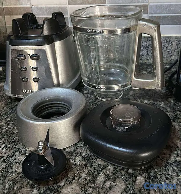 electrodomesticos - LICUADORA USADA  MARCA CUISINART A VECES PRENDE Y SE APAGA  3