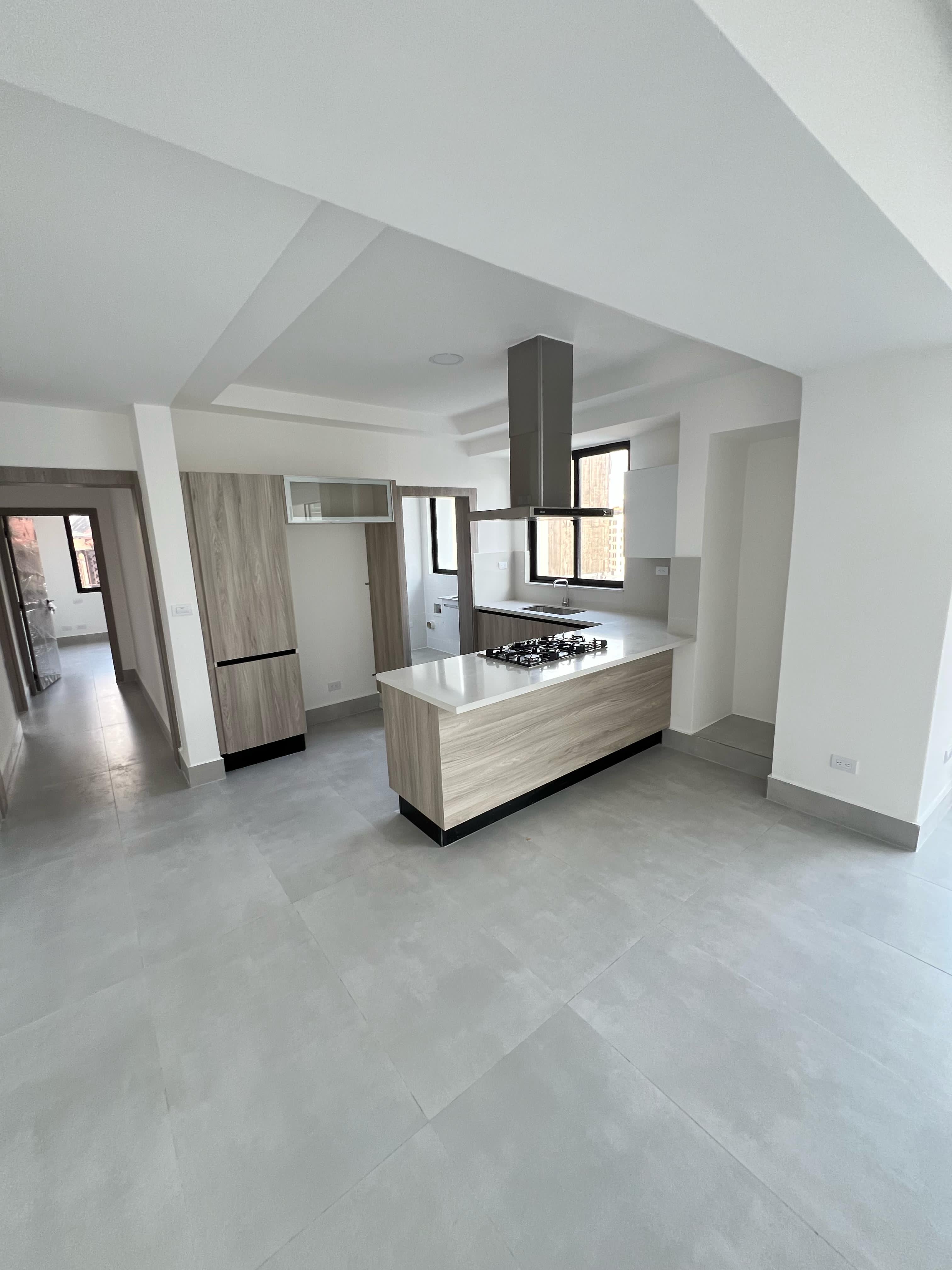 apartamentos - Alquiló naco dos hab 2.5 baños dos parqueos balcón 1