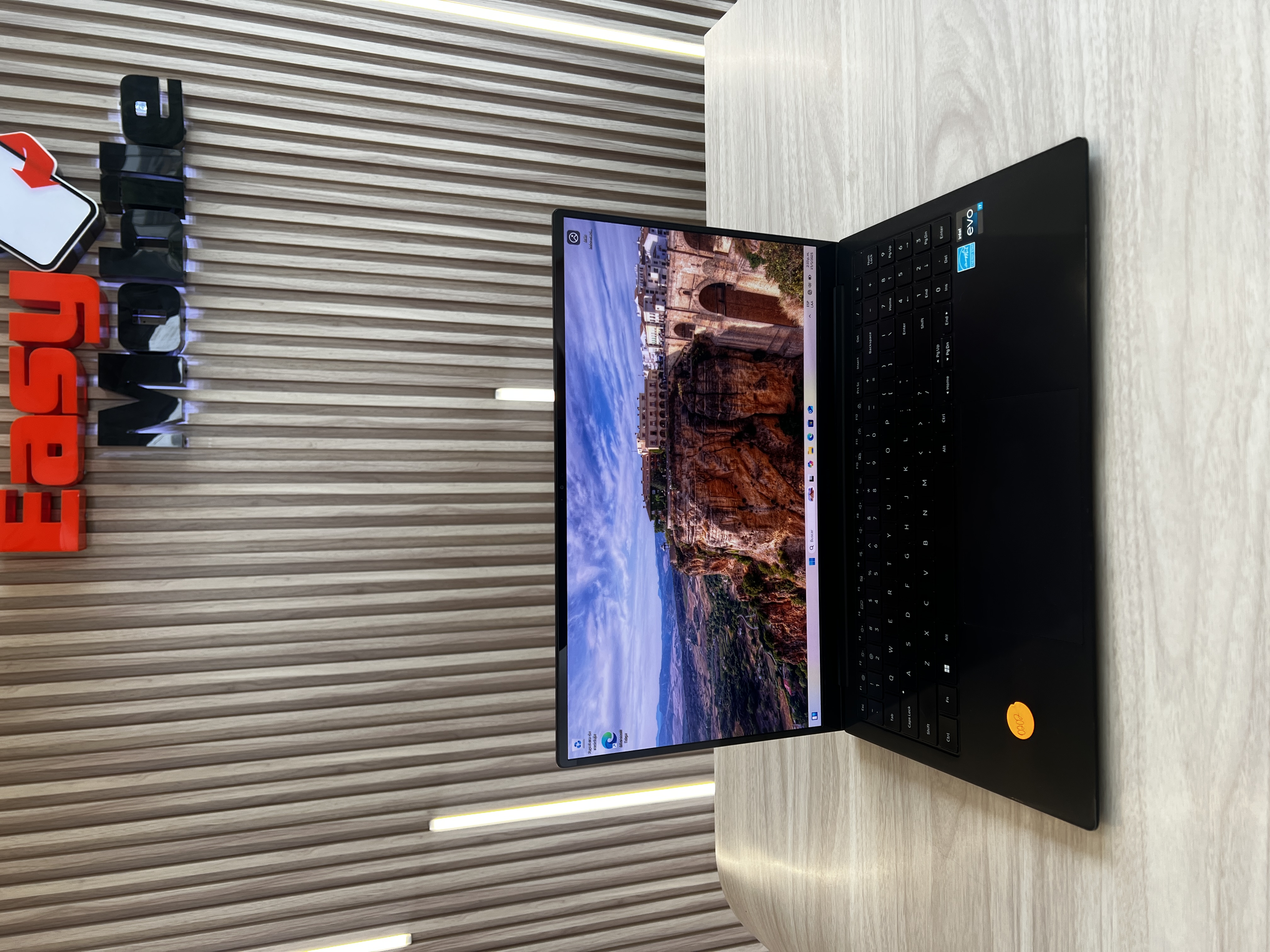 computadoras y laptops - BOOK 2 PRO 15.6" 17-12 16/512 intel iris Xe 