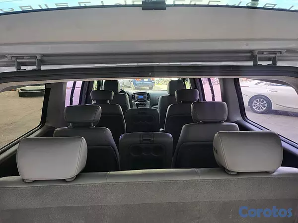 jeepetas y camionetas - HYUNDAI GRAND STAREX 2020 GRIS 12