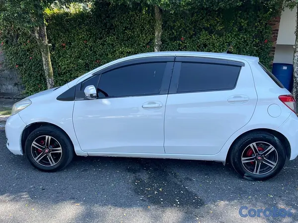 carros - Toyota Vitz 2012 5