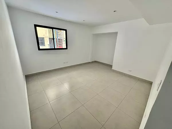 oficinas y locales comerciales - Local Comercial Nuevo en Alquiler – La Julia 7