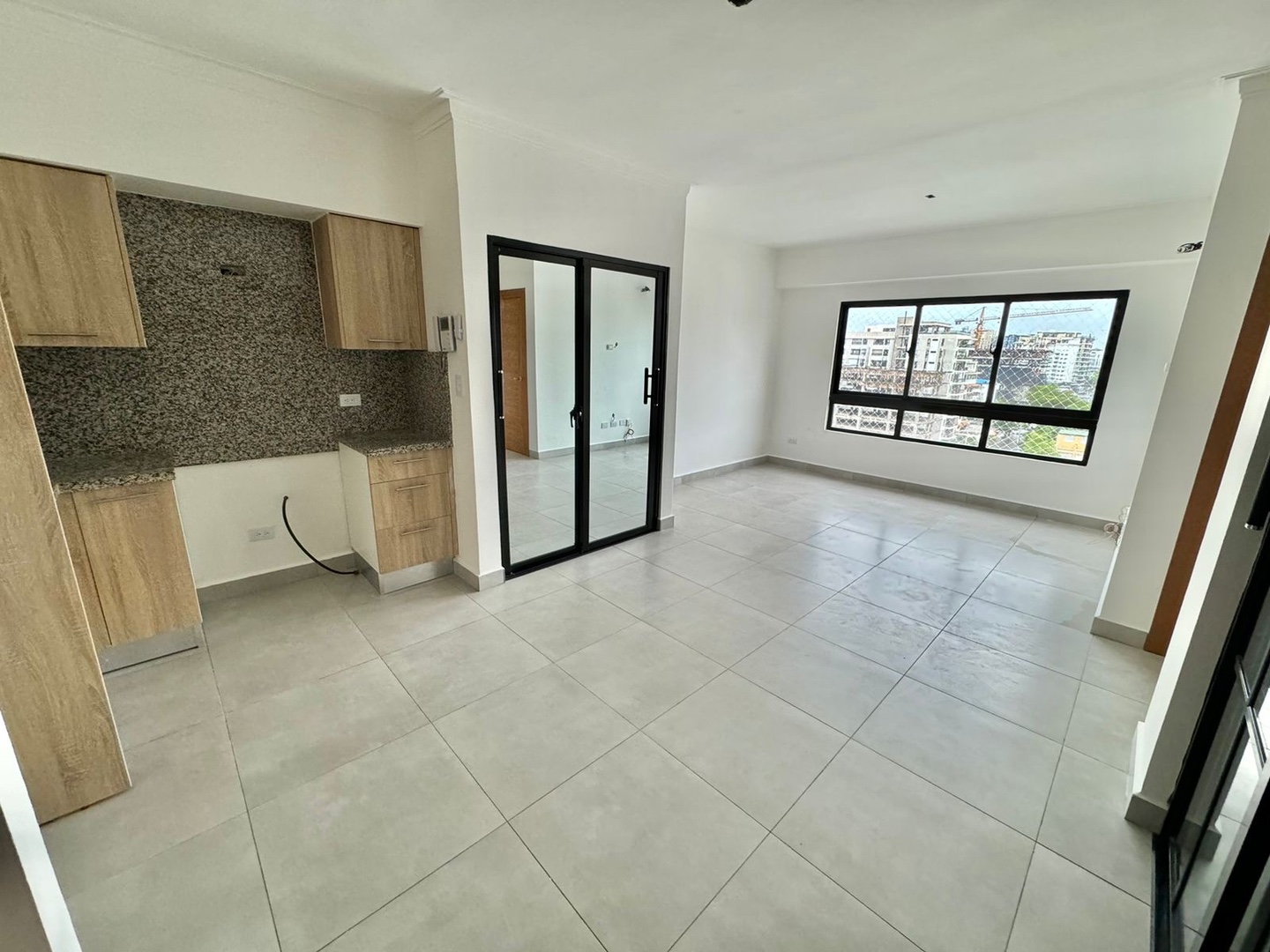 apartamentos - Alquiló Evaristo morales piso 8 dos habitaciones con su baño dos parqueos más es 3