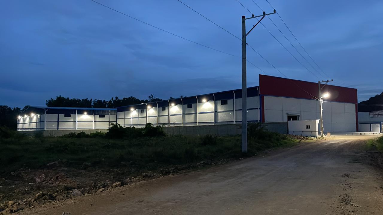 oficinas y locales comerciales - Alquilo Nave  2,000 mts prox merca Santo domingo  2