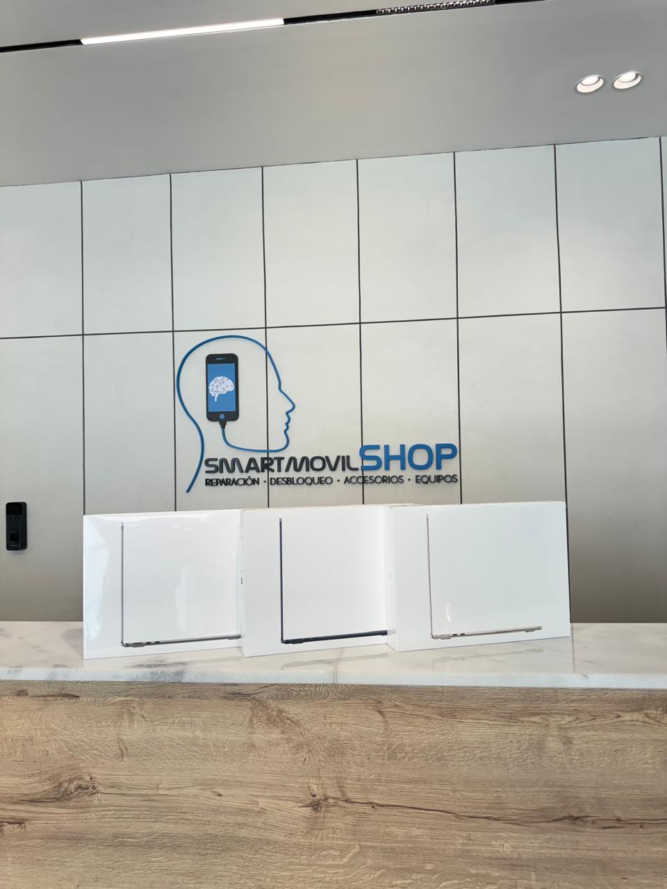 computadoras y laptops - Macbook Air M2 15`` 512GB (Nueva/ Sellada) 0