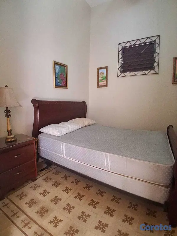 casas -  Zona colonial / ciudad nueva Alquiler US$ 550   9