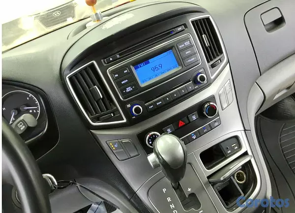 otros vehiculos - HYUNDAI GRAND STAREX 2020 GRIS 8