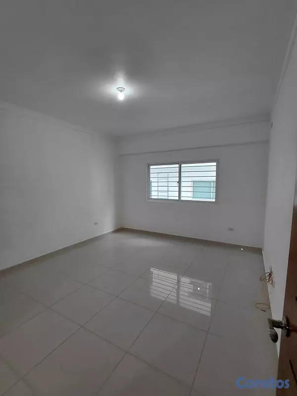 apartamentos - alquiló segundo nivel Evaristo Morales tres habitaciones 2.5 baños dos parqueos  9