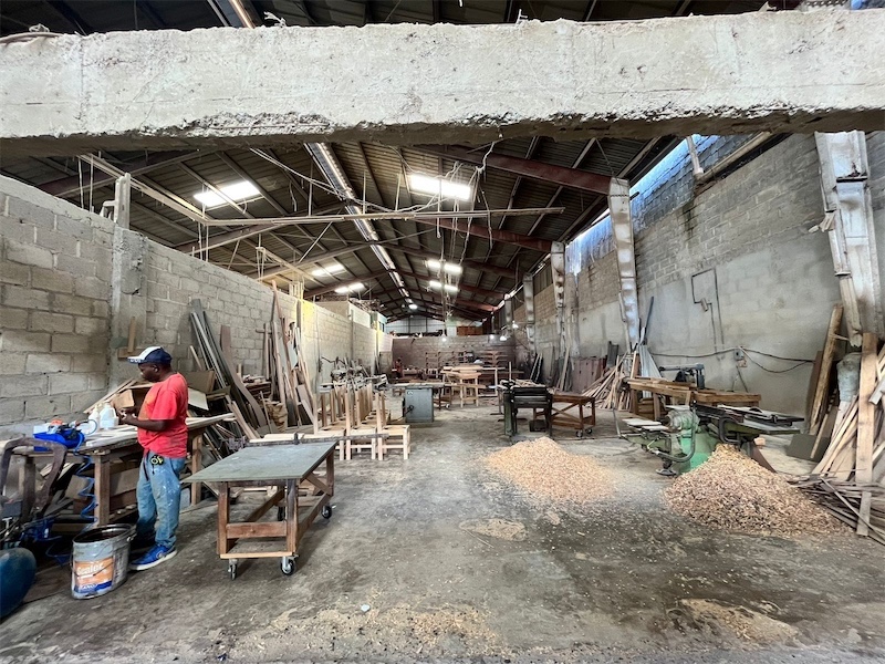 oficinas y locales comerciales - Nave céntrica en herrera 6